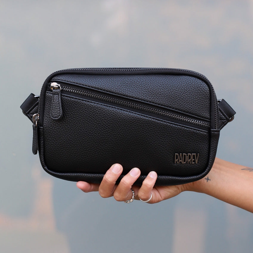 the 1 Sling Wallet in Pebble Black