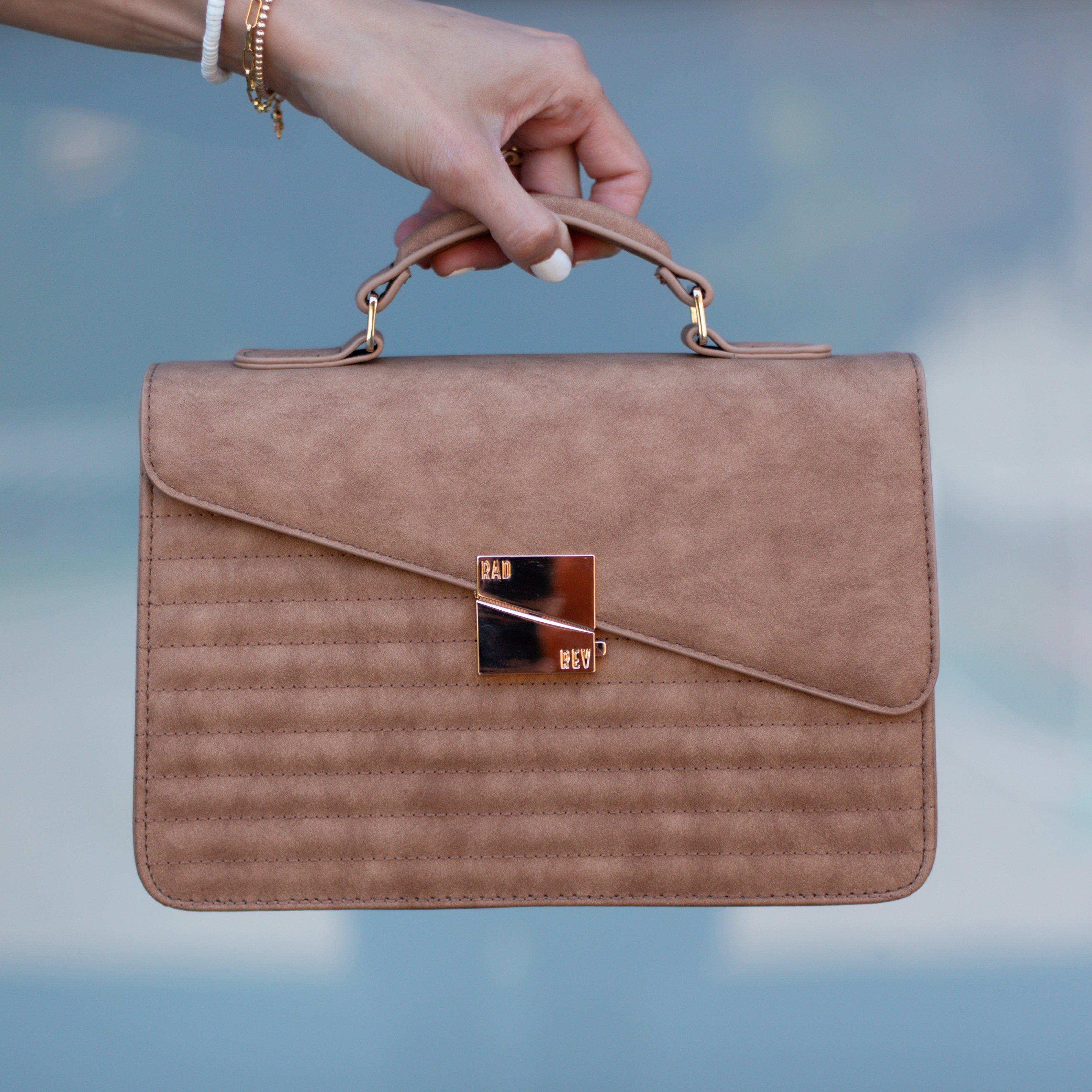 Edgy Crossbody in Oak