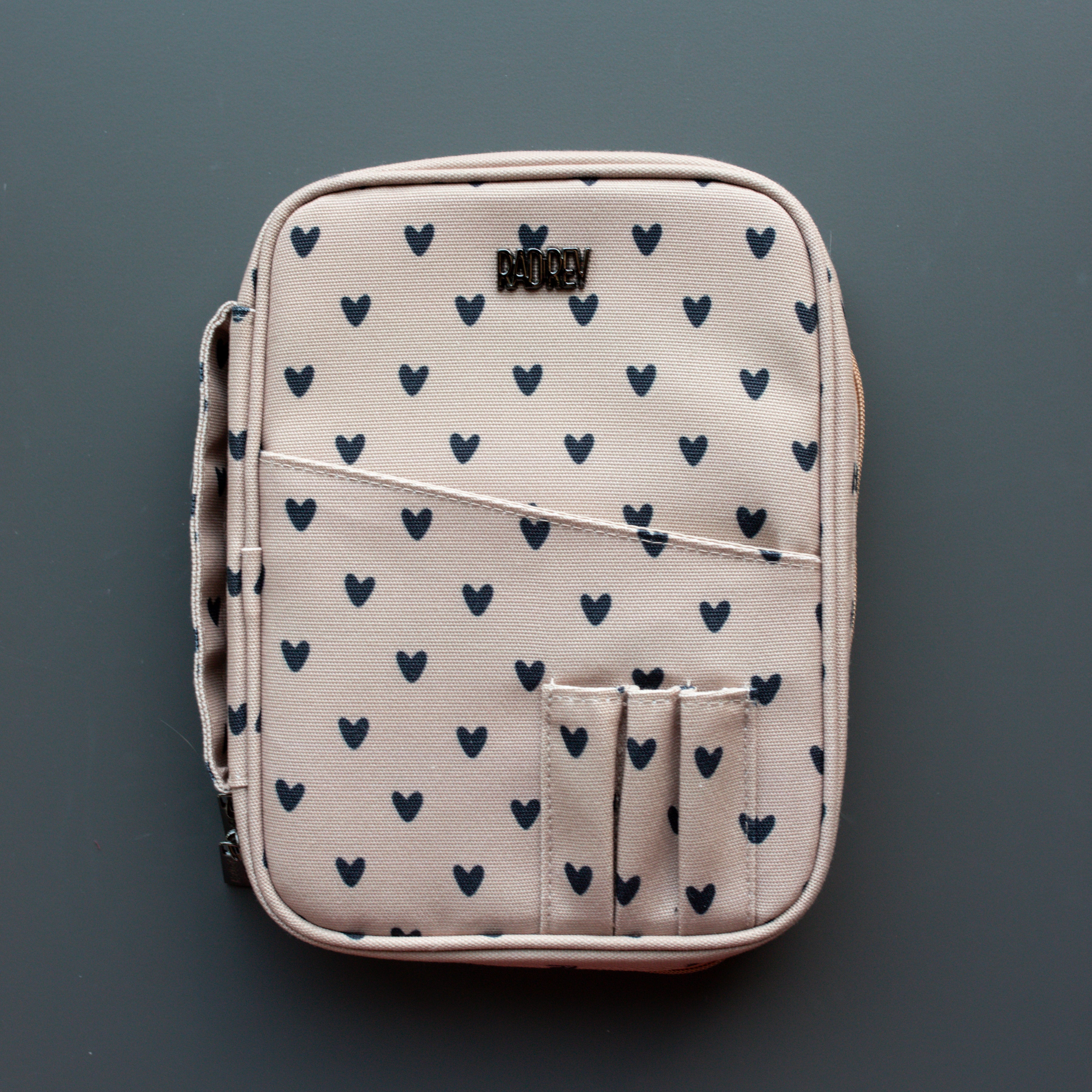 Analog Bag in Tan Hearts